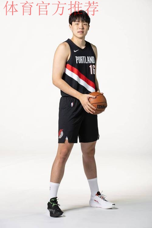 杨瀚森连续3场未出场,开拓者主帅谈培养计划:也许会去发展联盟,我不想把他放到火上烤 杨瀚森连续3场未出场,开拓者主帅谈培养计划:也许会去发展联盟,我不想把他放到火上烤